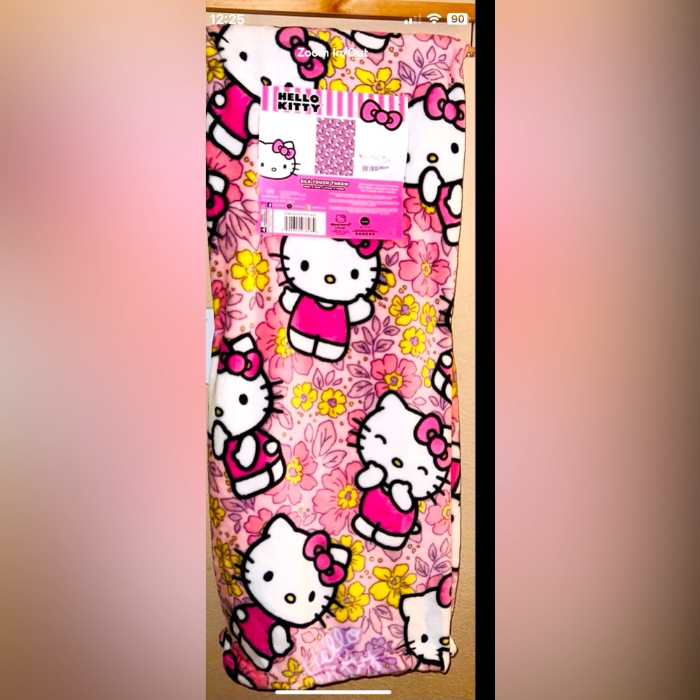 Hello Kitty Pink🌸Floral Blanket